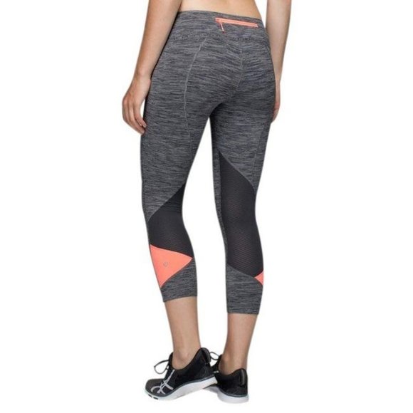 lululemon athletica Pants - 𝅺lululemon Pace Rival Crop Grapefruit Wee Are From Space Size 4